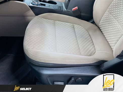 Used 2020 Ford Escape SE FWD image 20
