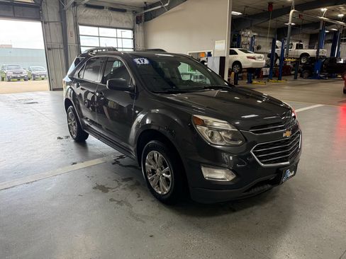 Used 2017 Chevrolet Equinox LT w/ Convenience Package AWD/4WD image 4