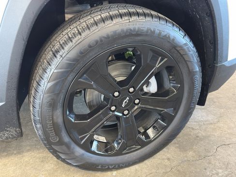New 2026 Chevrolet Equinox LT AWD/4WD image 11