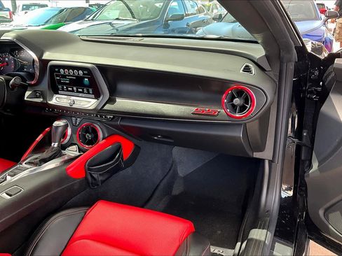Used 2018 Chevrolet Camaro SS RWD image 20