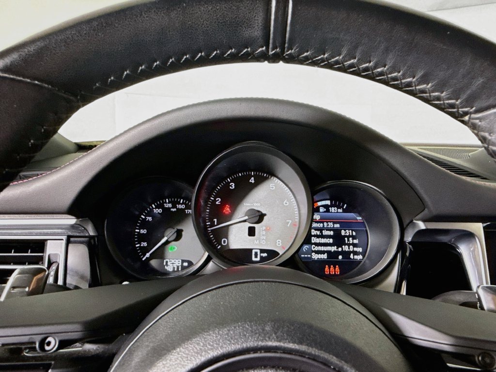 Certified 2023 Porsche Macan S AWD/4WD image 13
