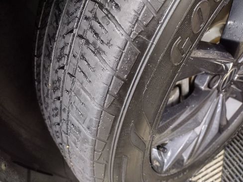 Certified 2024 Volkswagen Tiguan SE image 7