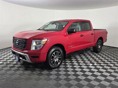 Used 2024 Nissan Titan SV w/ SV Convenience Package image 9