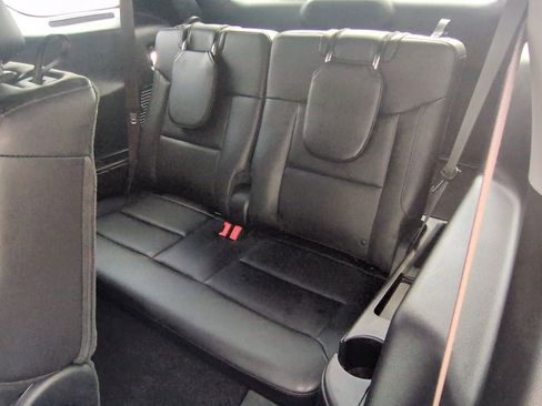 Used 2021 Ford Explorer XLT w/ Equipment Group 202A image 17