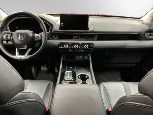 Used 2025 Honda Pilot Touring image 10