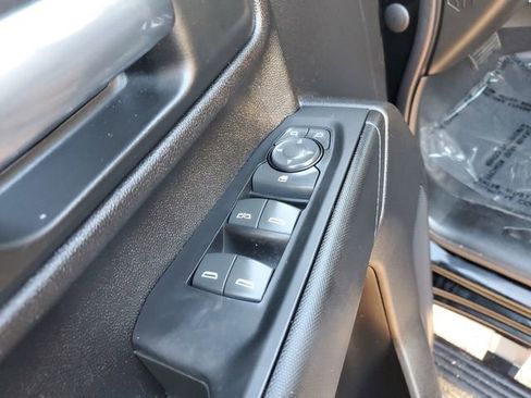 Used 2022 Chevrolet Silverado 2500 Custom w/ Custom Convenience Package image 19