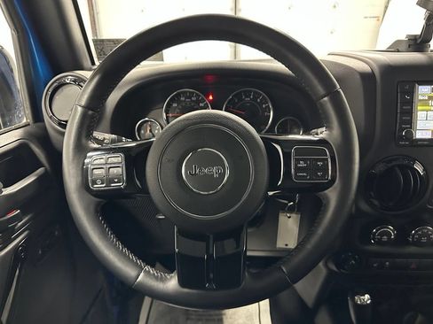 Used 2015 Jeep Wrangler Unlimited Sahara AWD/4WD image 17