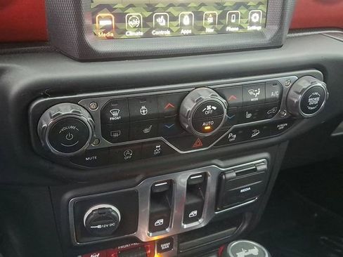 Used 2020 Jeep Wrangler Rubicon w/ LED Lighting Group AWD/4WD image 17
