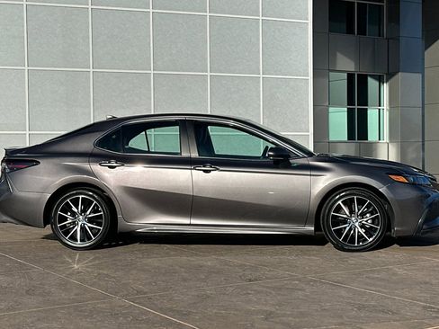 Certified 2024 Toyota Camry SE image 3