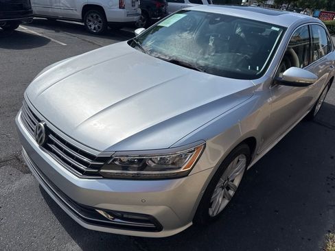 Used 2016 Volkswagen Passat 1.8T SEL Premium FWD image 1