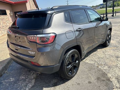 Used 2020 Jeep Compass Latitude AWD/4WD image 8