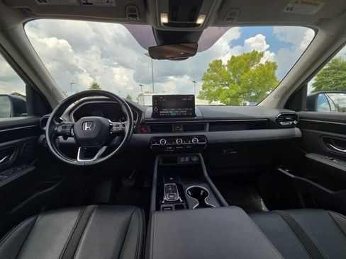 Used 2024 Honda Pilot Touring image 16