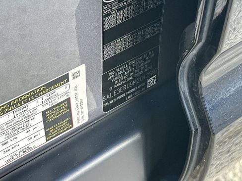 Used 2021 Land Rover Defender 110 X-Dynamic HSE image 29