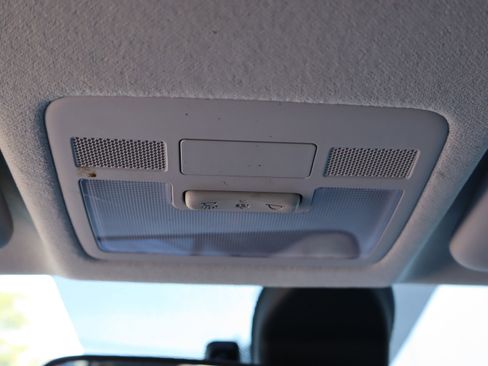 Used 2021 Hyundai Venue SEL FWD image 29