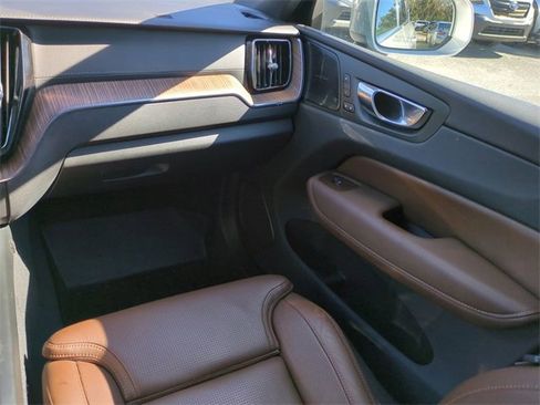 Used 2022 Volvo XC60 T8 Inscription w/ Advanced Package image 16