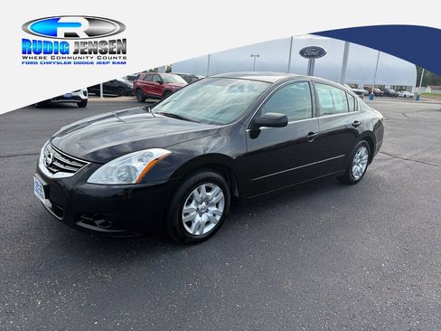 Used 2012 Nissan Altima 2.5 S FWD image 1