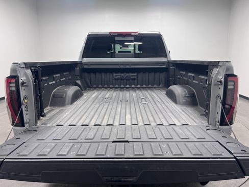 Used 2025 GMC Sierra 2500 AT4 image 13