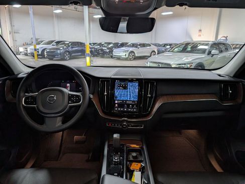 Used 2023 Volvo XC60 B5 Plus w/ Climate Package AWD/4WD image 6