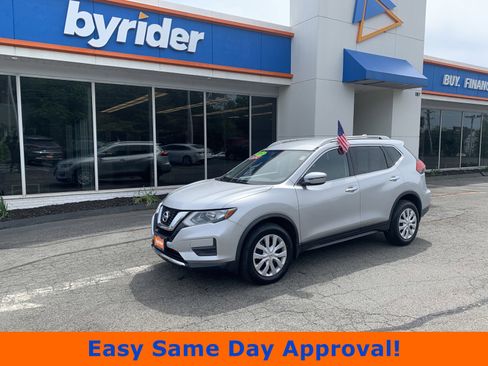 Used 2017 Nissan Rogue S w/ S Appearance Package AWD/4WD image 1