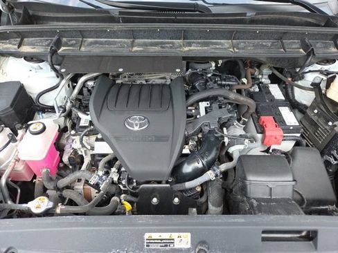 Used 2023 Toyota Highlander XLE AWD/4WD image 30