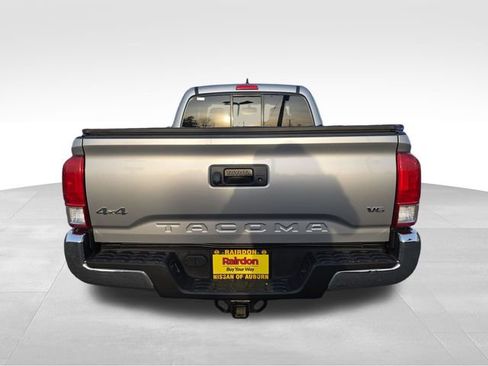 Used 2016 Toyota Tacoma SR5 image 6