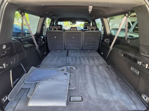 Used 2024 Jeep Wagoneer L Series II RWD image 14