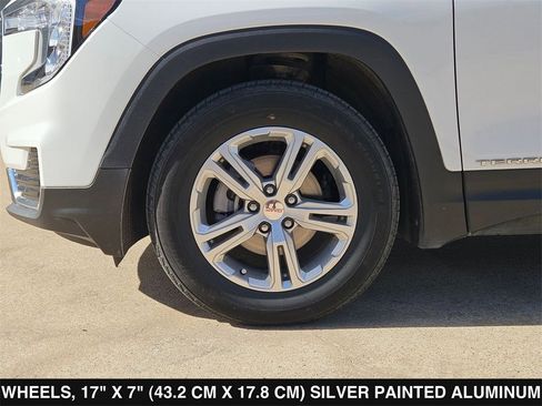 Used 2024 GMC Terrain SLE image 11