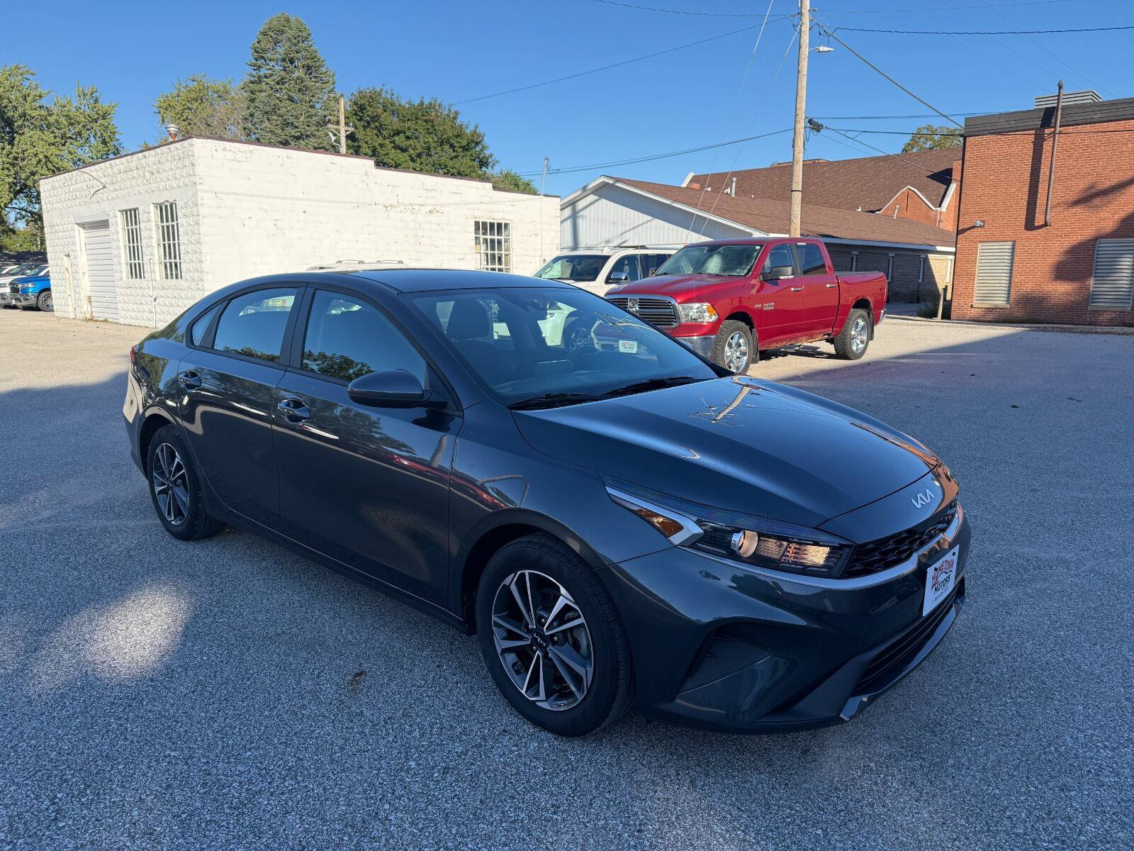 Used 2023 Kia Forte LXS FWD image 3