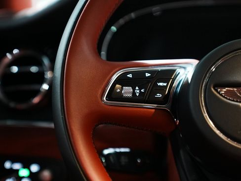 Used 2022 Bentley Bentayga Speed image 25