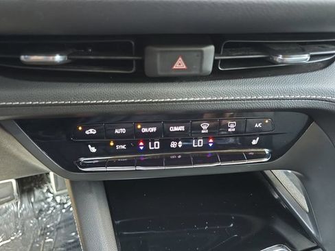 Used 2023 Buick Envision Essence w/ Sport Touring Package FWD image 4