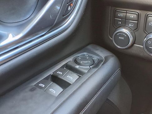 Used 2021 GMC Yukon XL SLE image 39