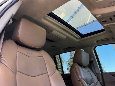 Used 2016 Cadillac Escalade ESV Platinum AWD/4WD image 20