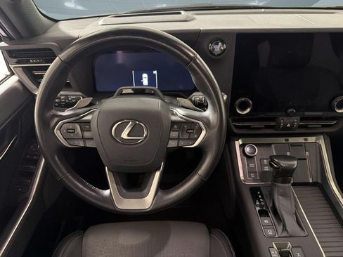 Used 2025 Lexus GX 550 w/ Accessory Package (2T) AWD/4WD image 30