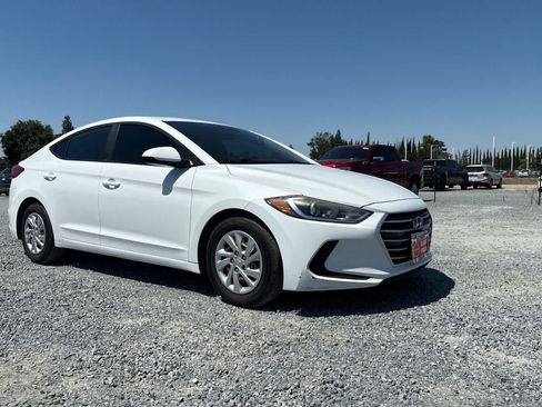 Used 2017 Hyundai Elantra SE FWD image 10