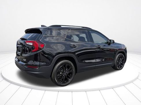 Used 2022 GMC Terrain SLT w/ Infotainment Package II FWD image 3