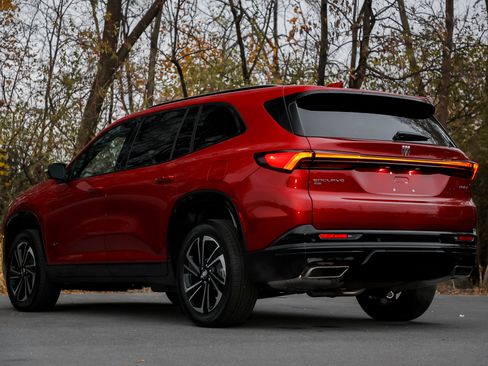 New 2026 Buick Enclave Sport Touring w/ Power Package image 7