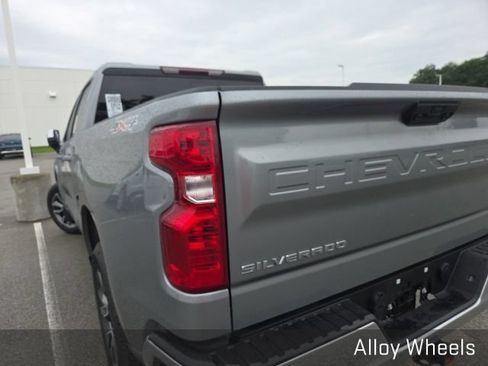 Used 2024 Chevrolet Silverado 1500 LT AWD/4WD image 6