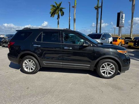 Used 2014 Ford Explorer XLT w/ Equipment Group 202A image 3