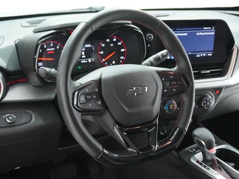 Used 2024 Chevrolet Trax RS w/ Driver Confidence Package image 17