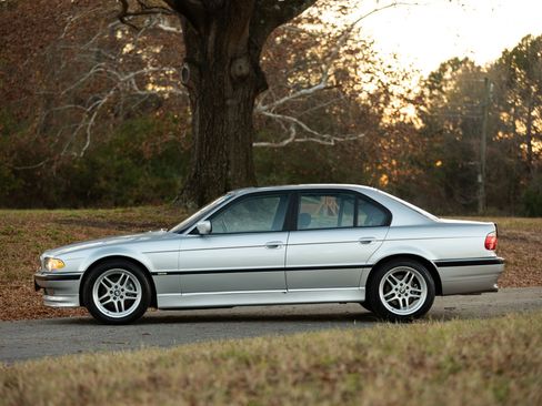 Used 2001 BMW 740i image 10