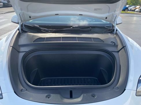 Used 2022 Tesla Model Y Long Range AWD/4WD image 13
