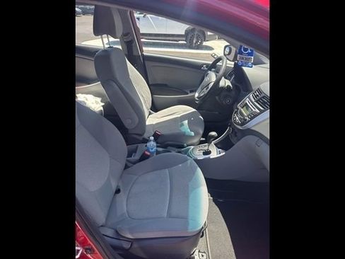 Used 2013 Hyundai Accent GS FWD image 9