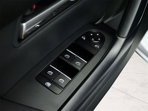 Certified 2025 MAZDA CX-50 2.5 Hybrid w/ Preferred Pkg image 27