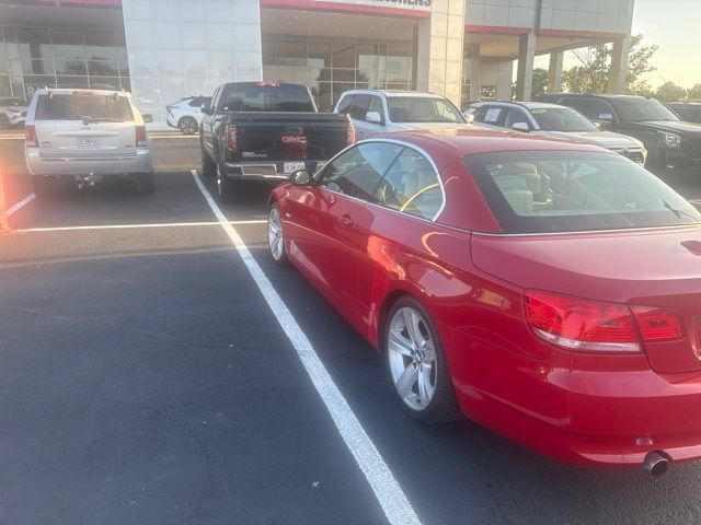 Used 2009 BMW 335i Convertible RWD image 2