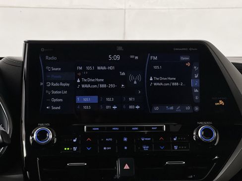 Used 2021 Toyota Highlander Limited AWD/4WD image 18