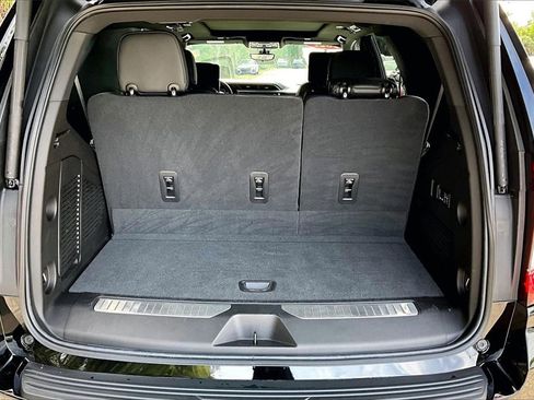 Used 2021 GMC Yukon Denali w/ Denali Ultimate Package image 15
