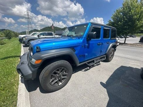 Used 2024 Jeep Wrangler Unlimited Sport AWD/4WD image 24
