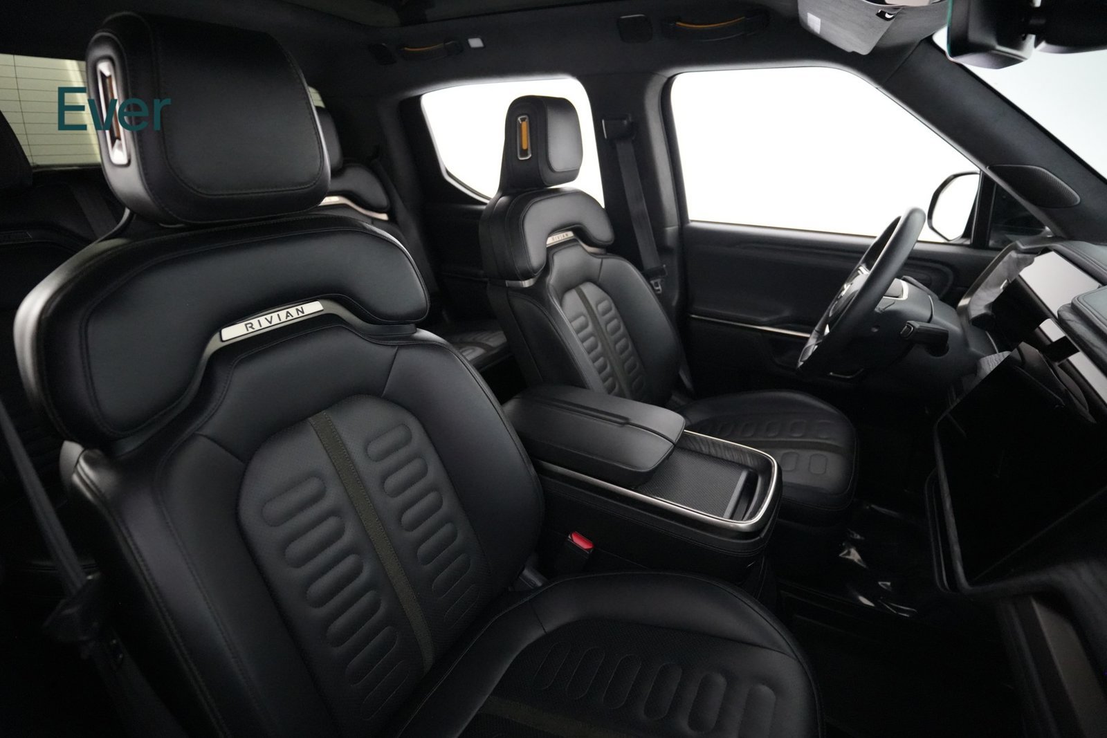 Used 2022 Rivian R1T Adventure AWD/4WD image 23