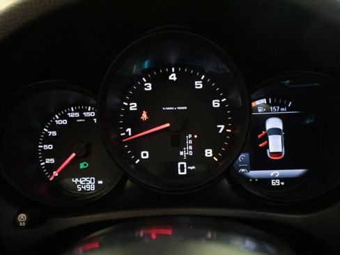 Used 2020 Porsche Macan image 19