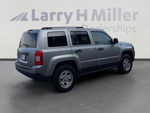 Used 2015 Jeep Patriot Sport FWD image 5